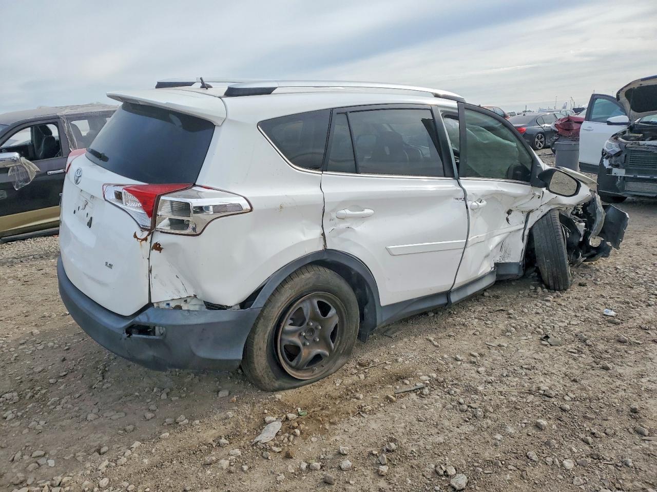 2015 TOYOTA RAV4 LE — снимка 3