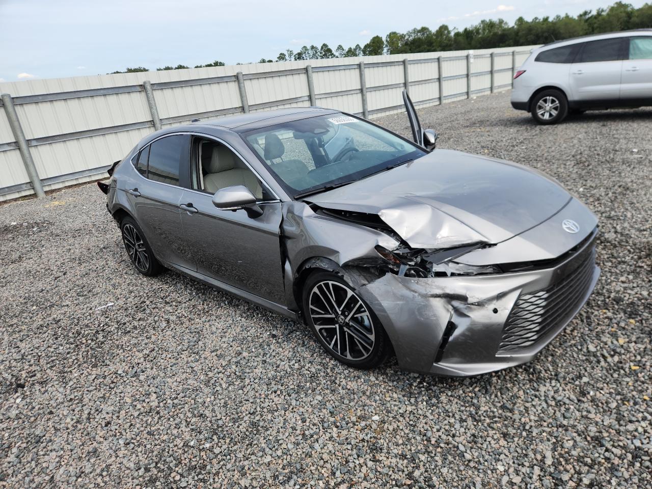 2026 TOYOTA CAMRY XLE — снимка 4