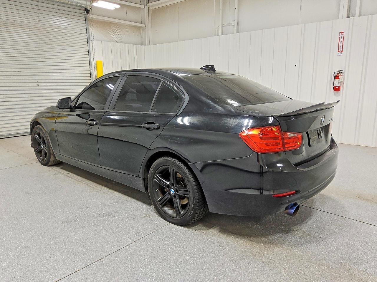 2014 BMW 320 I — снимка 2
