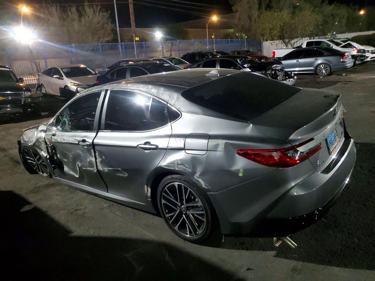 2026 TOYOTA CAMRY XLE — снимка 2