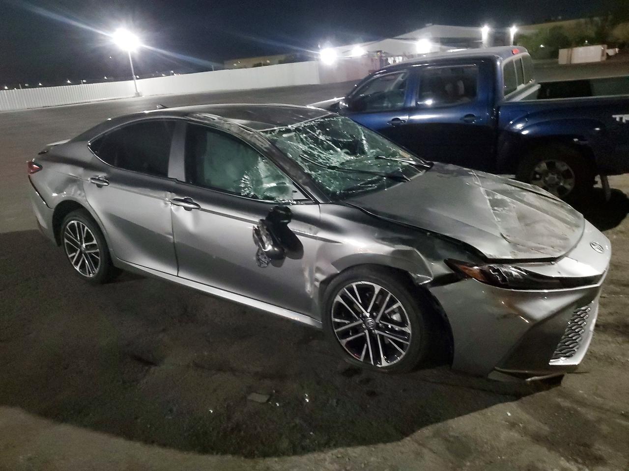 2026 TOYOTA CAMRY XLE — снимка 4