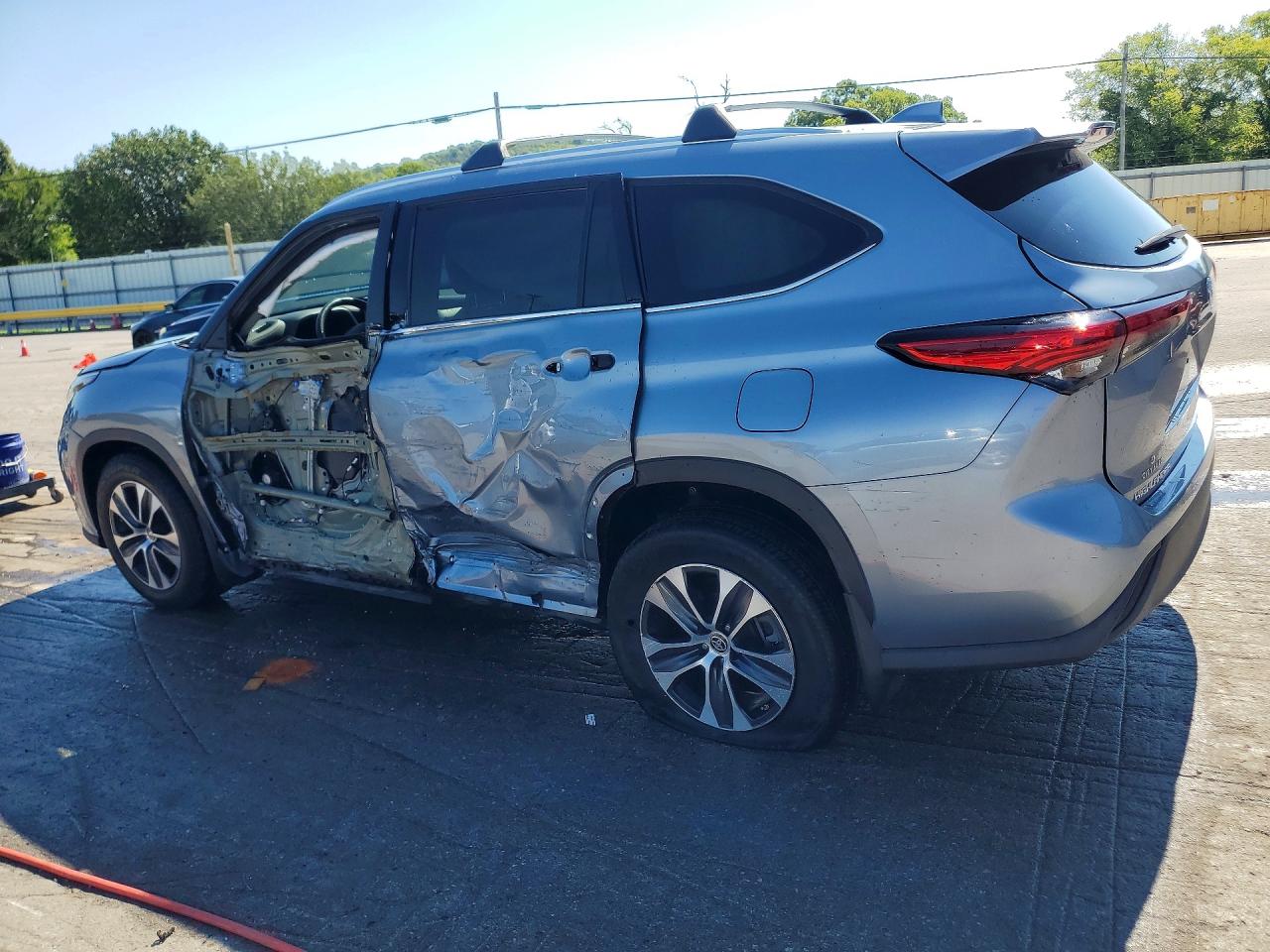 2021 TOYOTA HIGHLANDER XLE — снимка 2