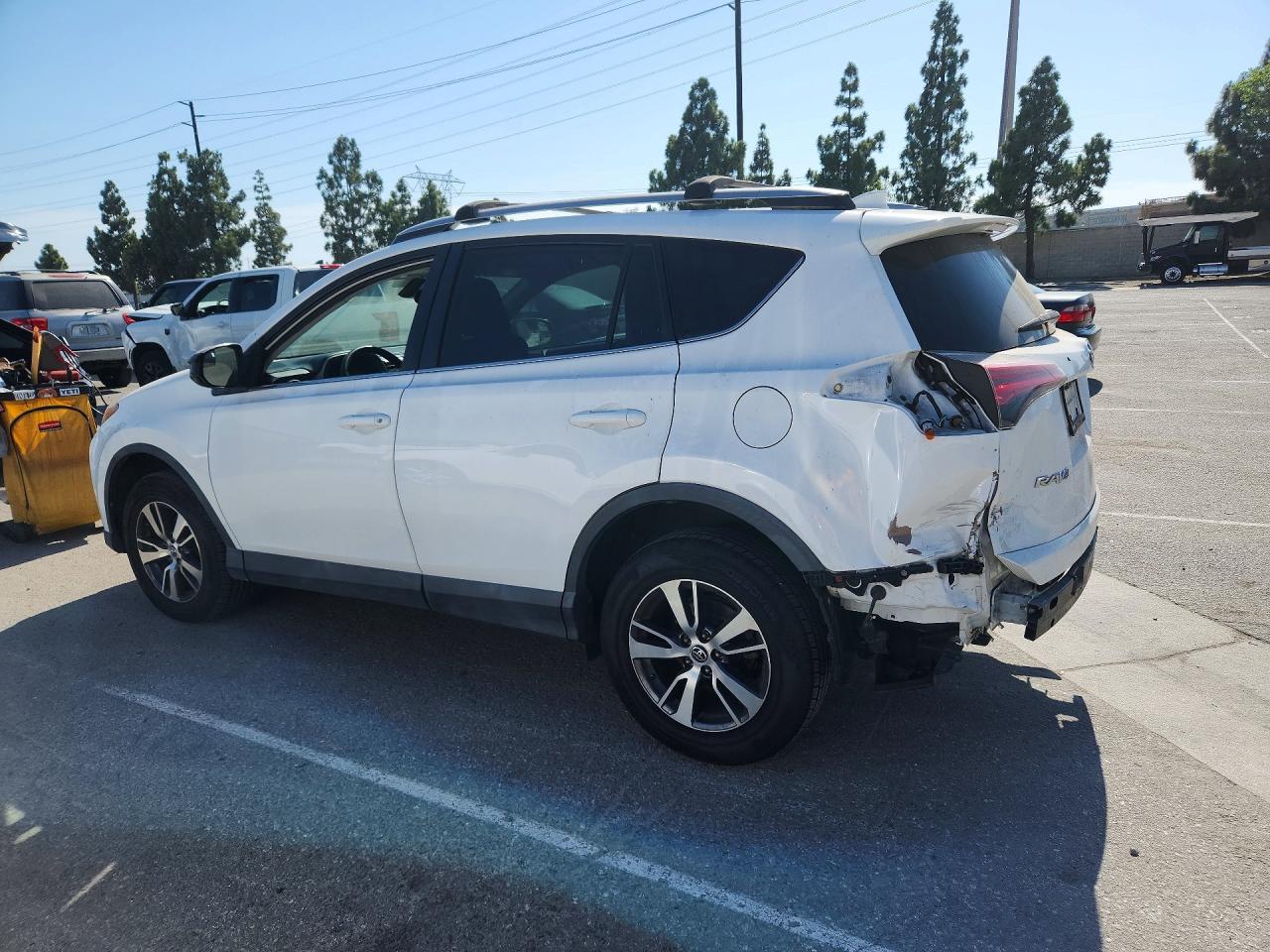 2018 TOYOTA RAV4 LE — снимка 2