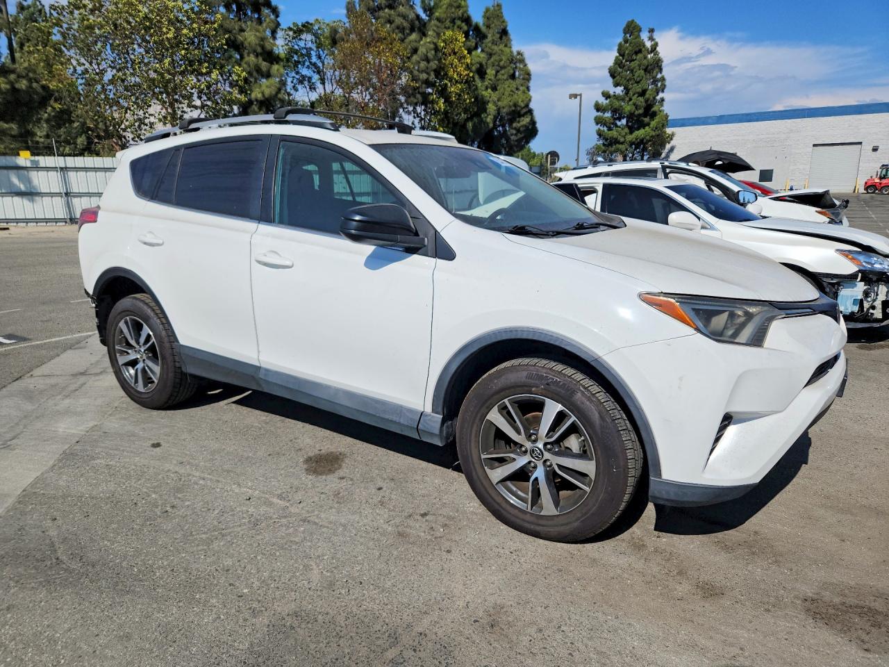 2018 TOYOTA RAV4 LE — снимка 4