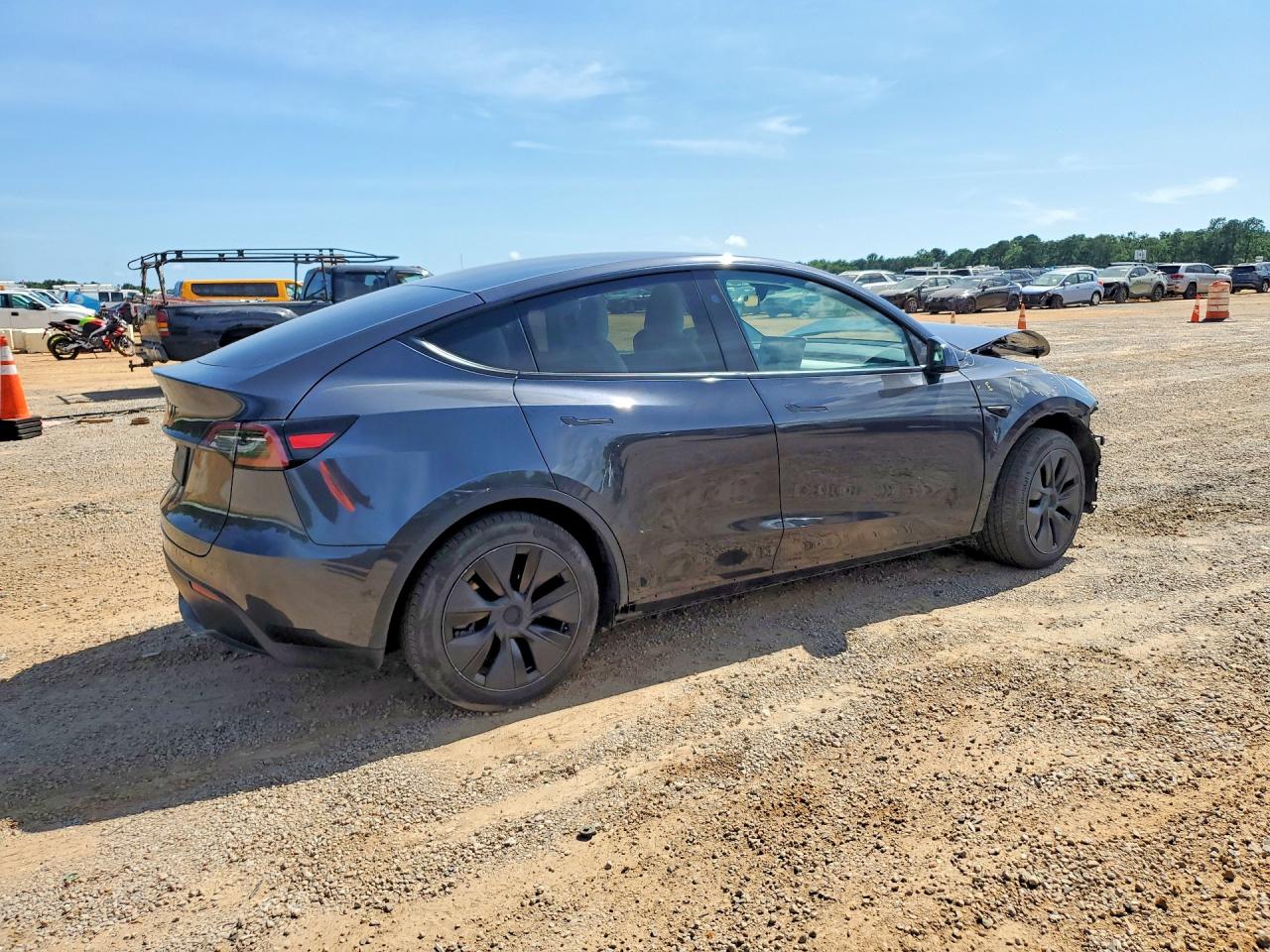 2025 TESLA MODEL Y — снимка 3