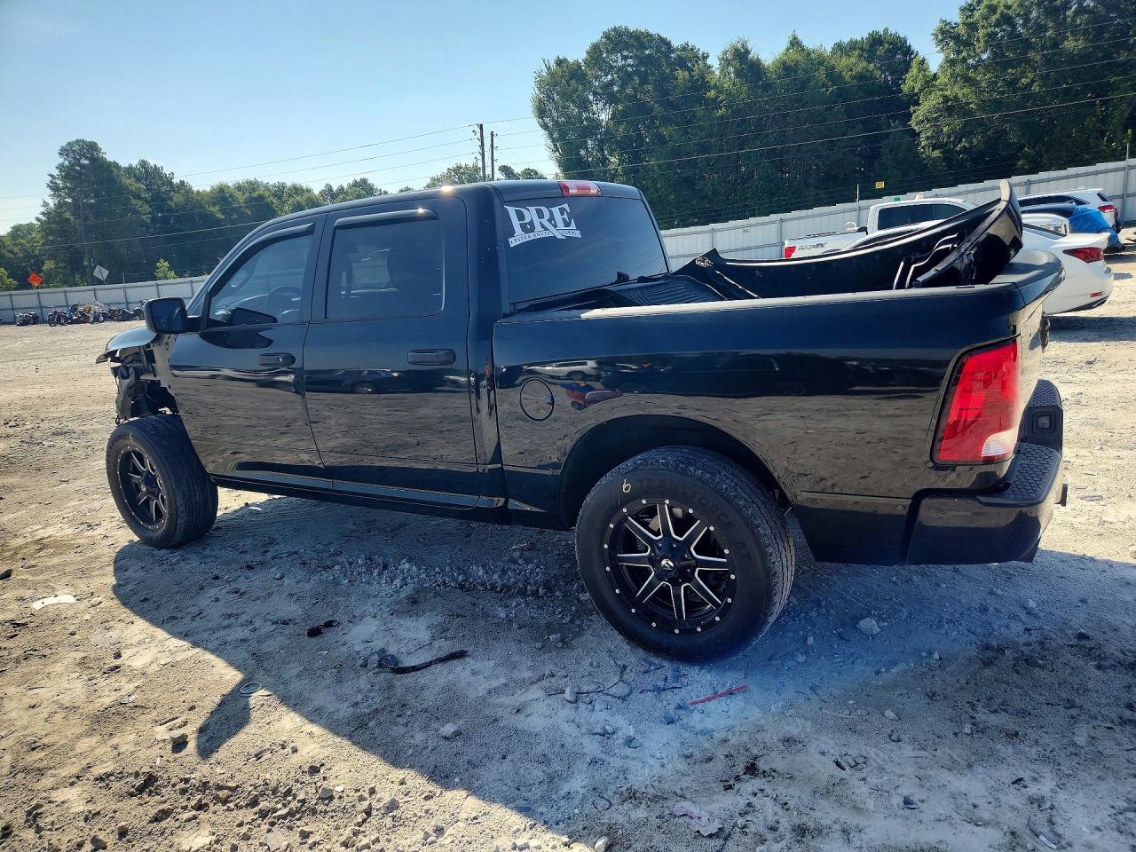 2016 RAM 1500 ST — снимка 2