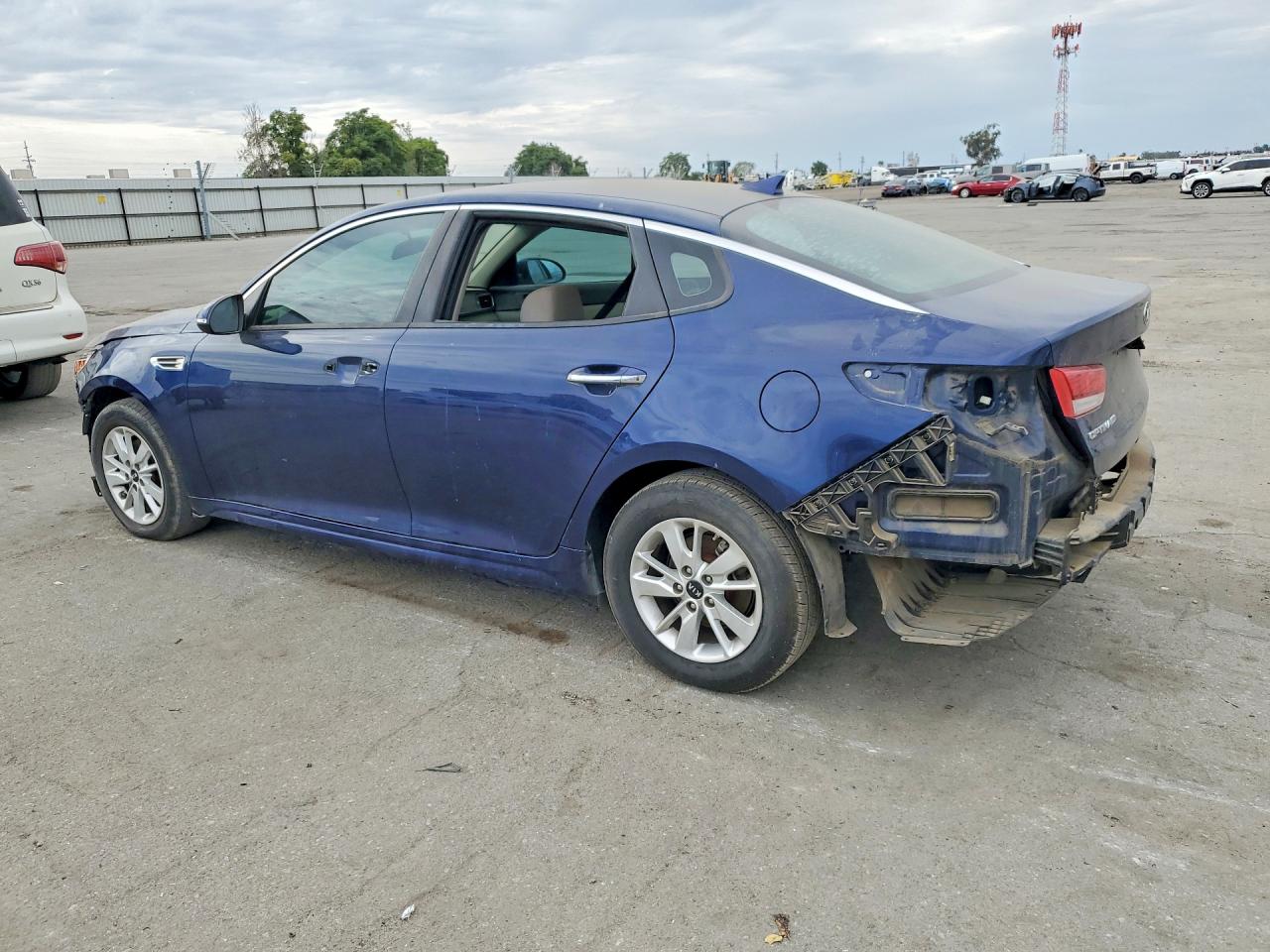 2017 KIA OPTIMA LX — снимка 2