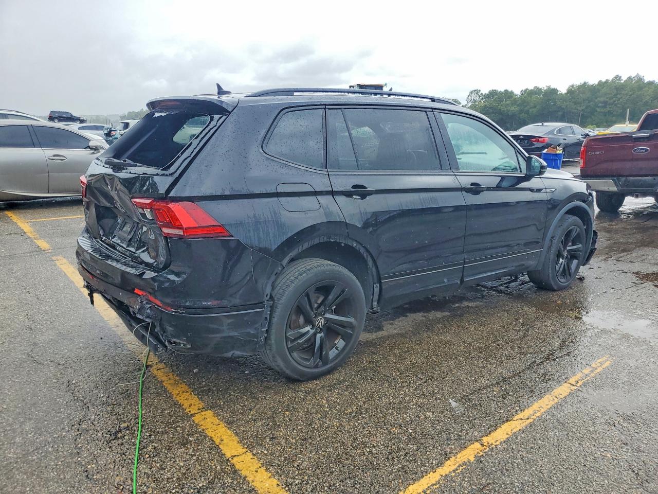 2023 VOLKSWAGEN TIGUAN SE R-LINE BLACK — снимка 3
