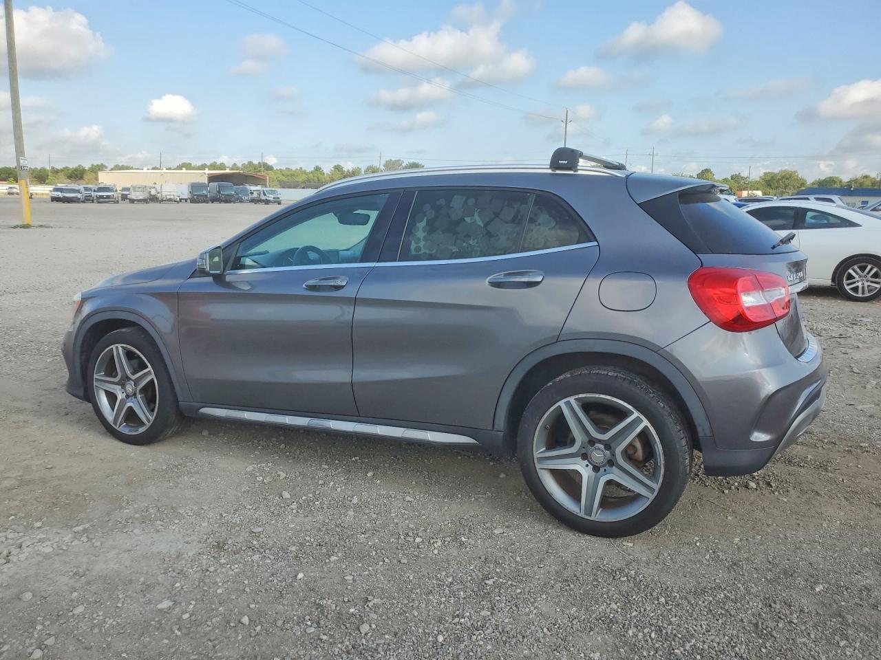 2015 MERCEDES-BENZ GLA 250 4MATIC — снимка 2