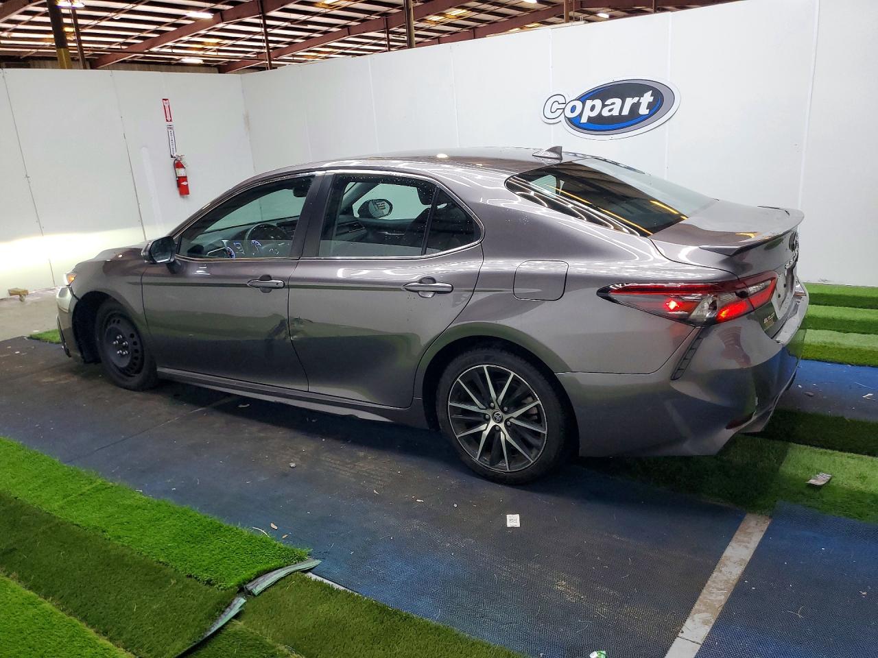 2022 TOYOTA CAMRY SE — снимка 2