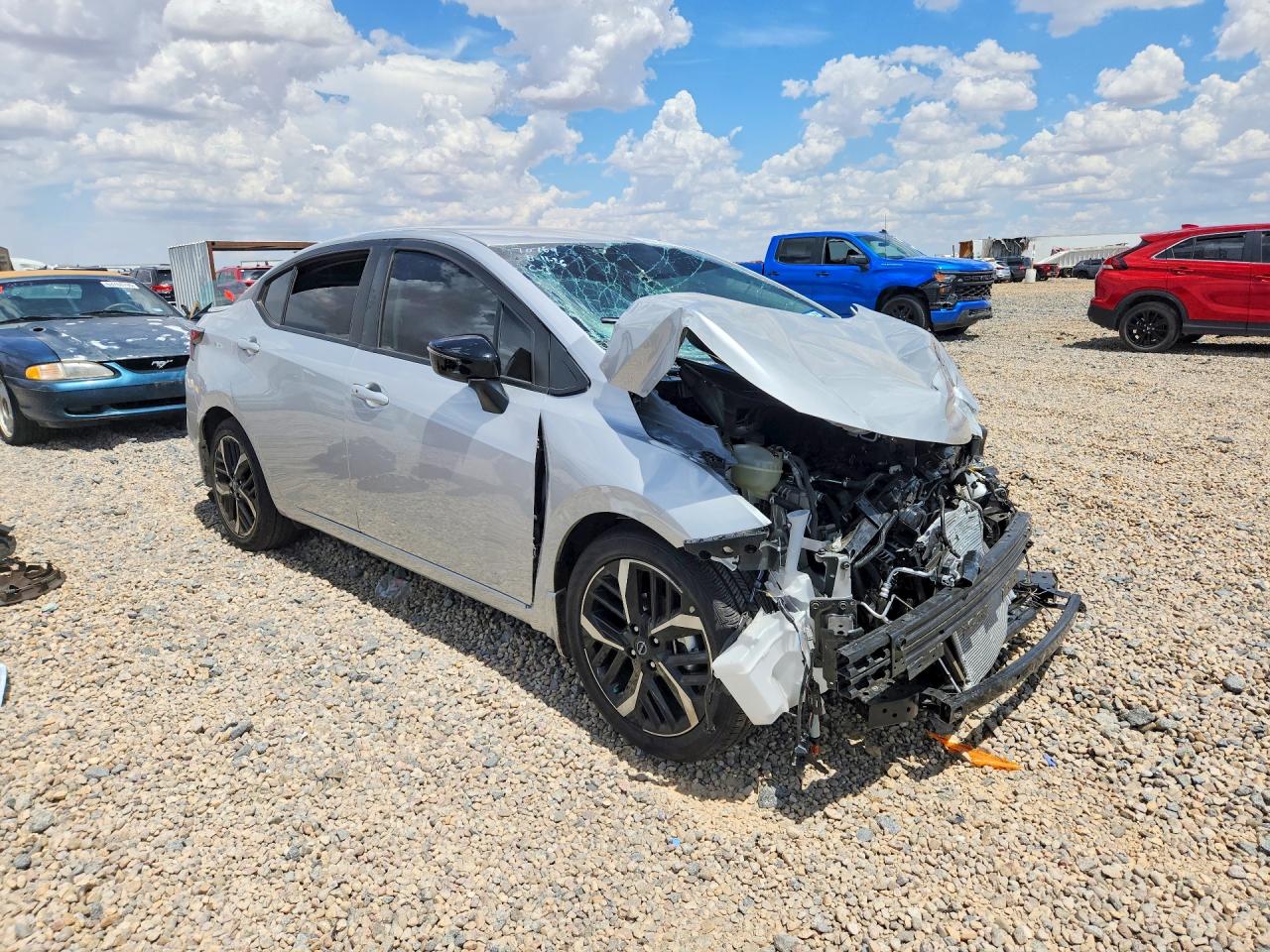 2025 NISSAN VERSA SR — снимка 4