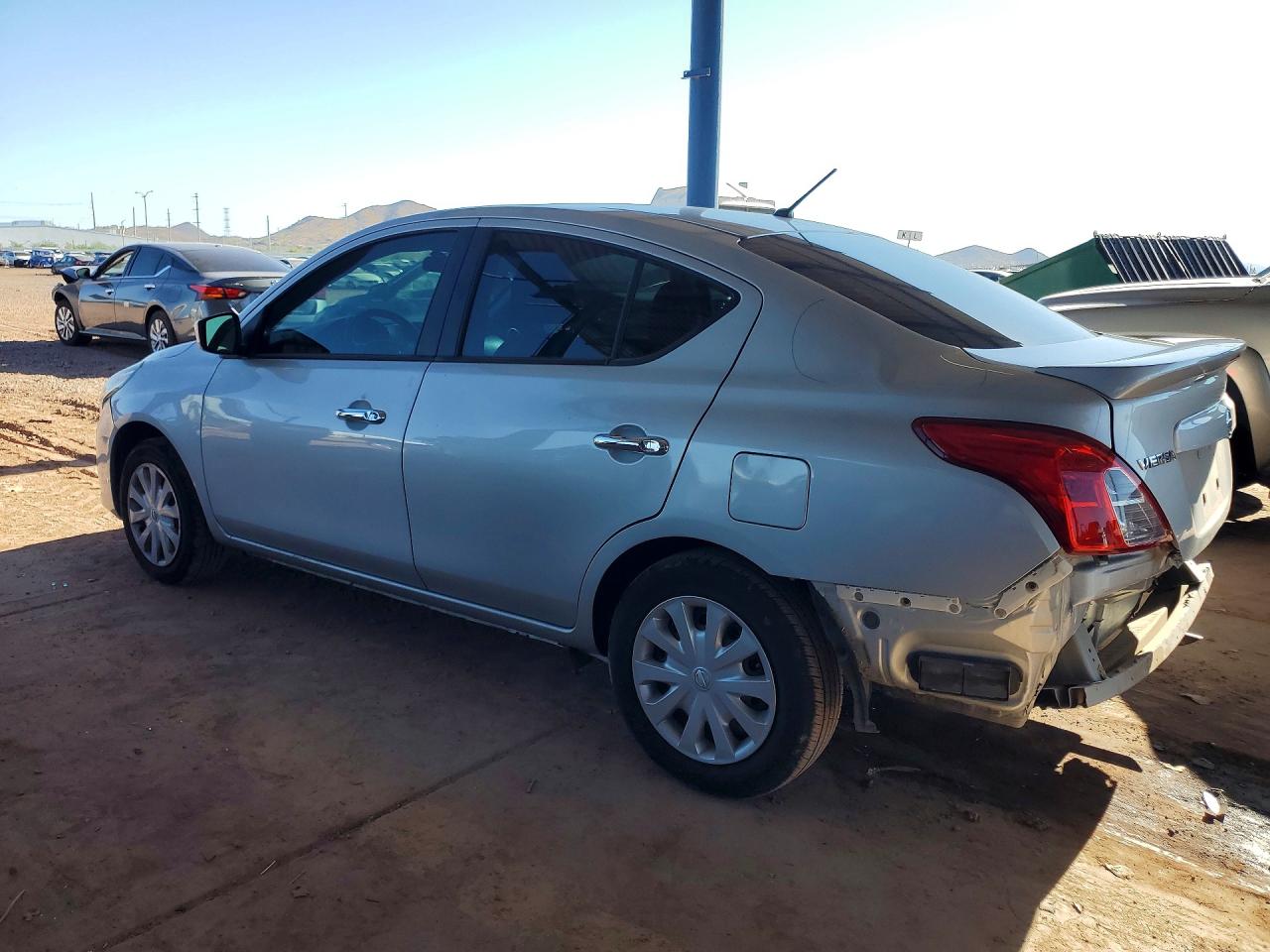 2018 NISSAN VERSA SV — снимка 2