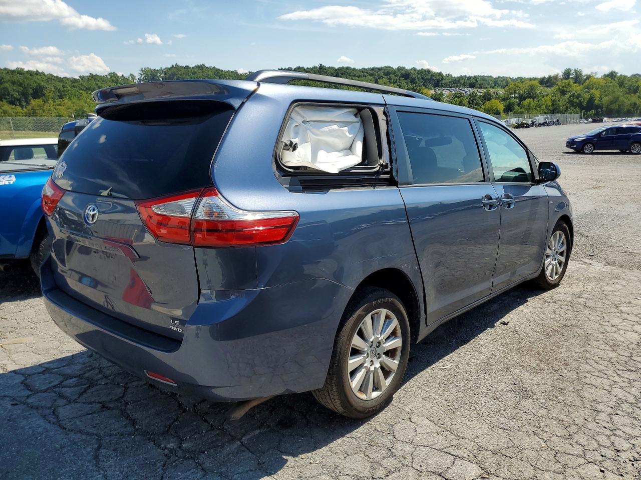 2016 TOYOTA SIENNA LE — снимка 3