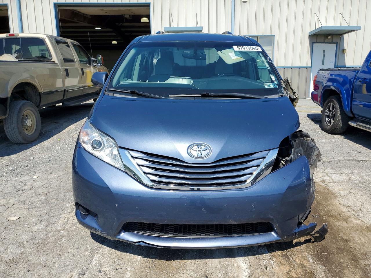 2016 TOYOTA SIENNA LE — снимка 5