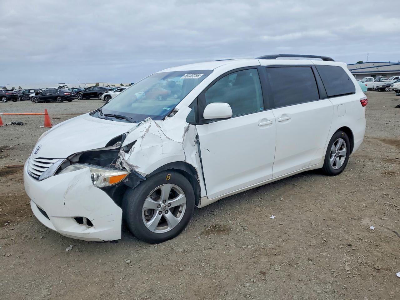 2015 TOYOTA SIENNA LE