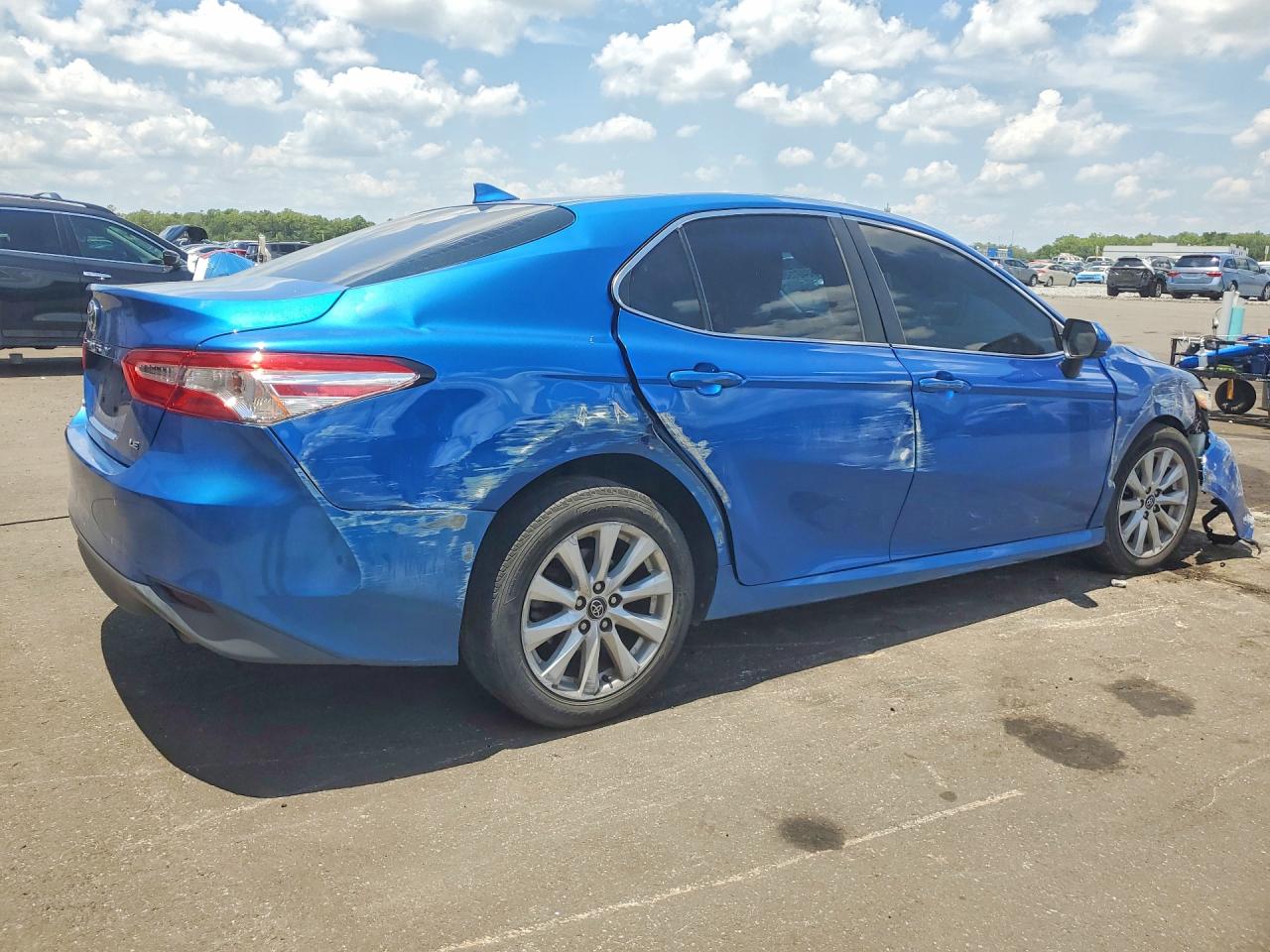 2019 TOYOTA CAMRY LE — снимка 3