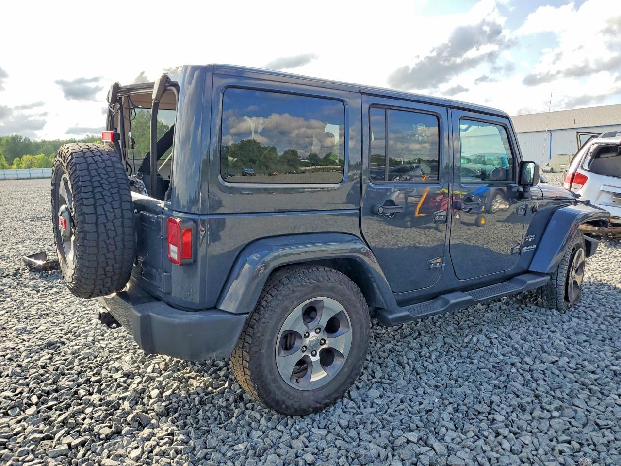2017 JEEP WRANGLER UNLIMITED SAHARA — снимка 3
