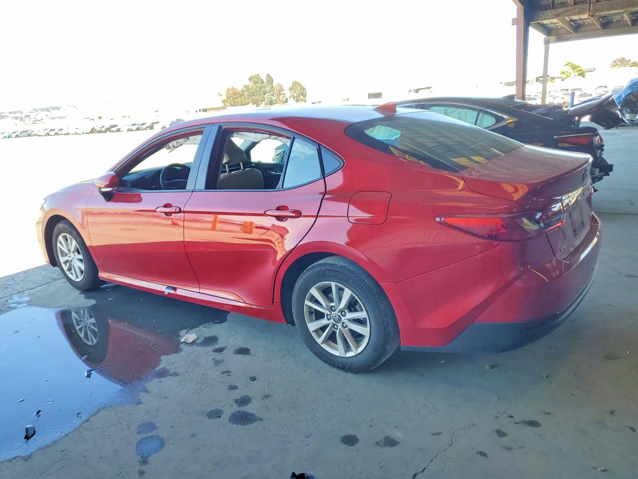 2025 TOYOTA CAMRY LE — снимка 2