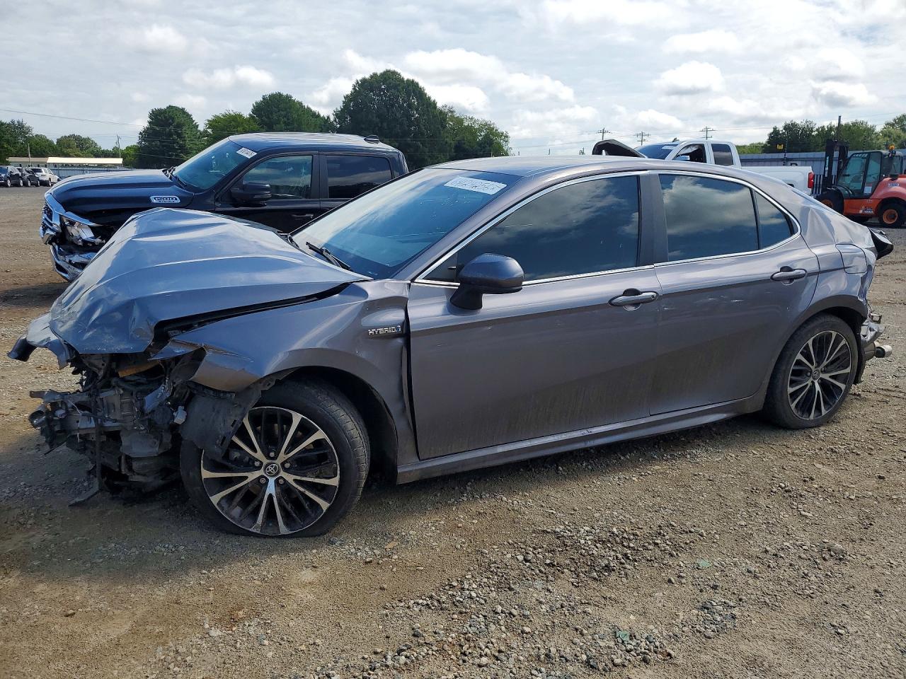 2018 TOYOTA CAMRY HYBRID SE