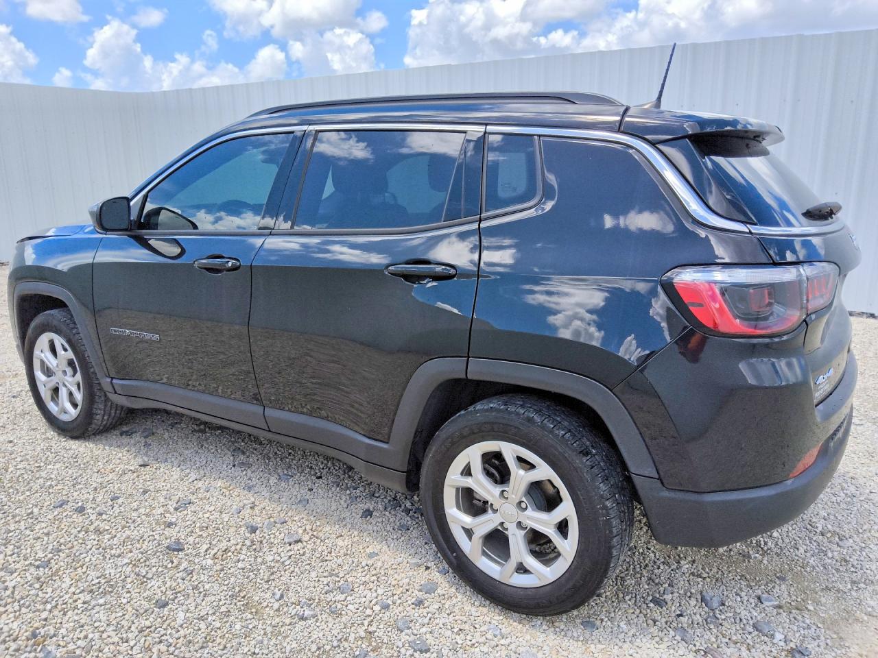 2024 JEEP COMPASS LATITUDE — снимка 2