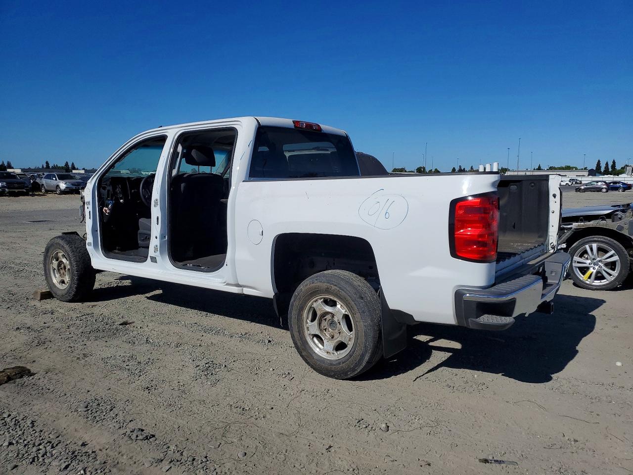 2015 CHEVROLET SILVERADO C1500 LT — снимка 2