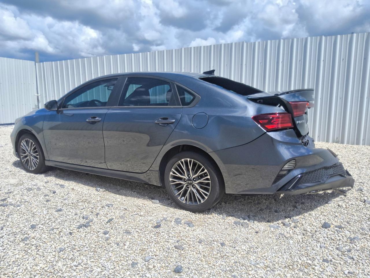 2023 KIA FORTE GT LINE — снимка 2