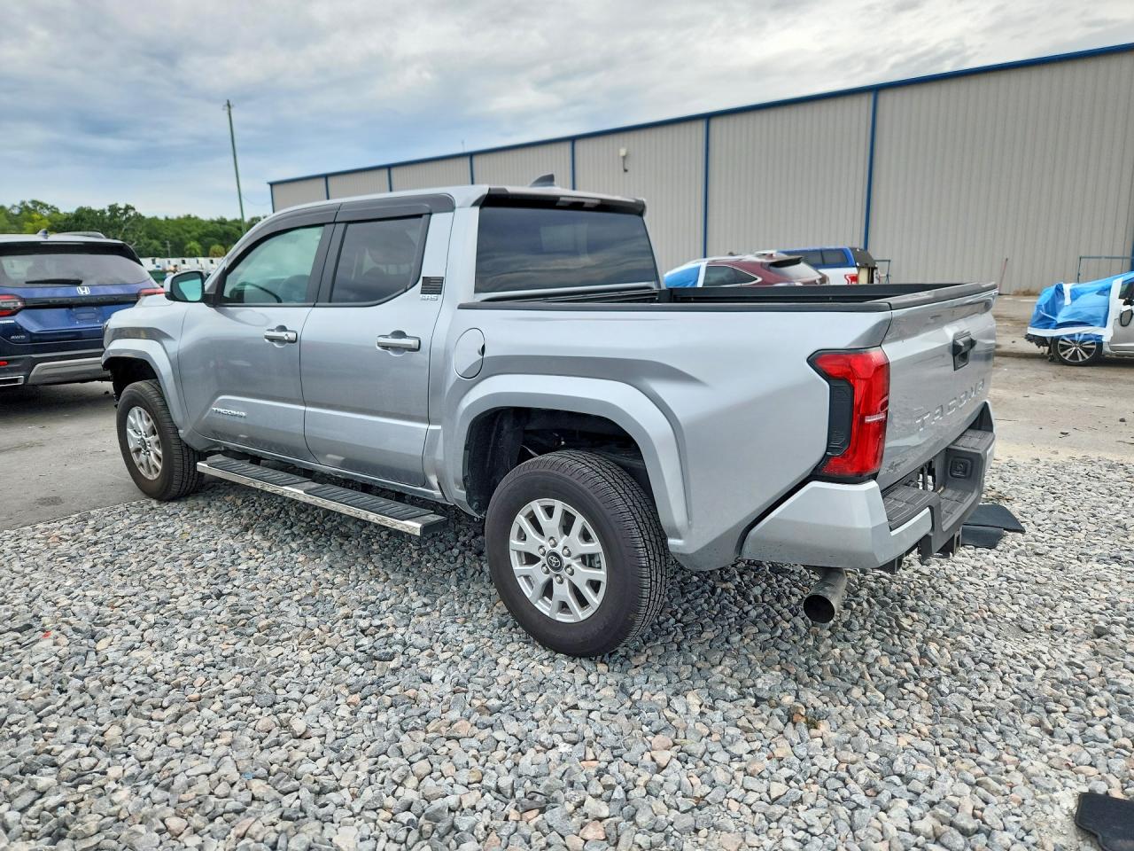 2025 TOYOTA TACOMA SR5 — снимка 2