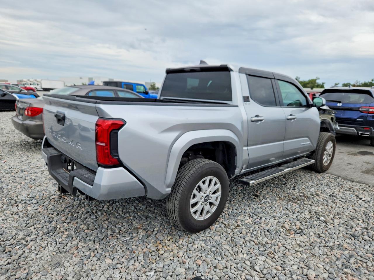 2025 TOYOTA TACOMA SR5 — снимка 3
