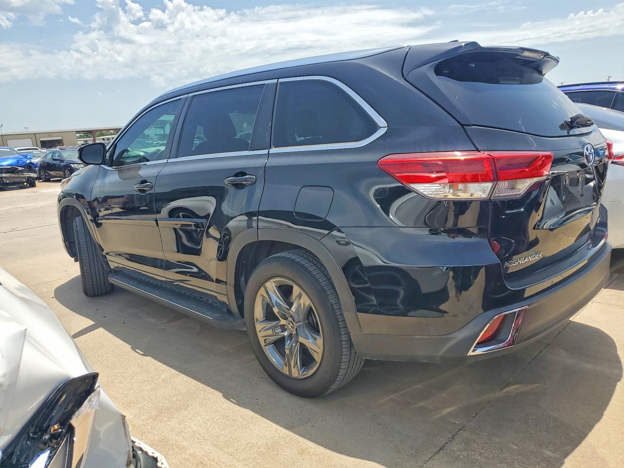 2017 TOYOTA HIGHLANDER LIMITED PLATINUM — снимка 2