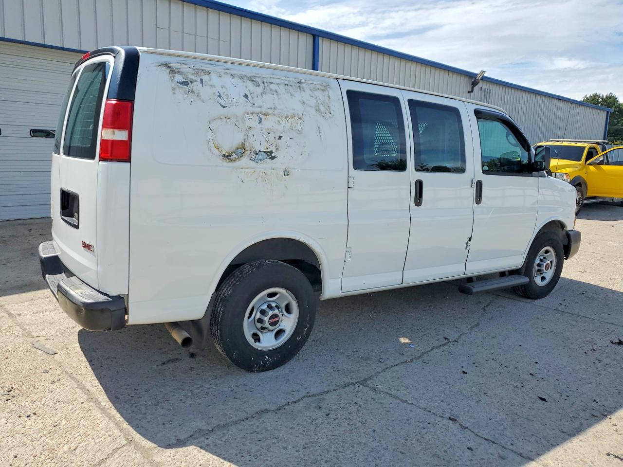 2015 GMC SAVANA G2500 — снимка 3