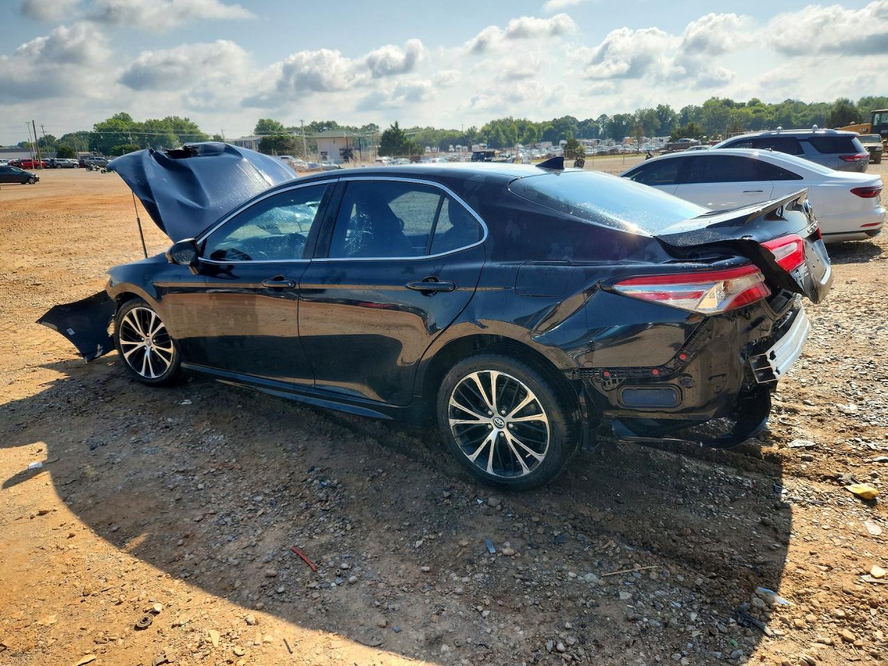 2019 TOYOTA CAMRY SE — снимка 2