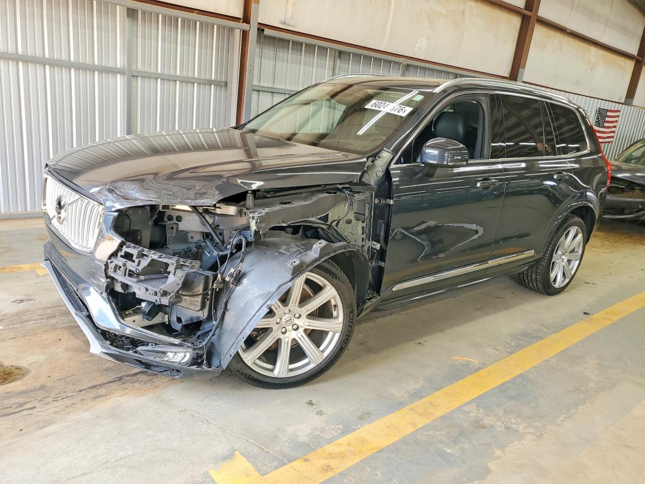 2017 VOLVO XC90 T6
