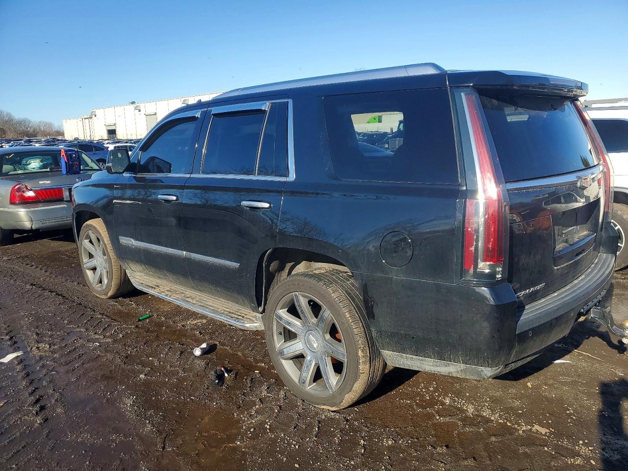 2016 CADILLAC ESCALADE LUXURY — снимка 2