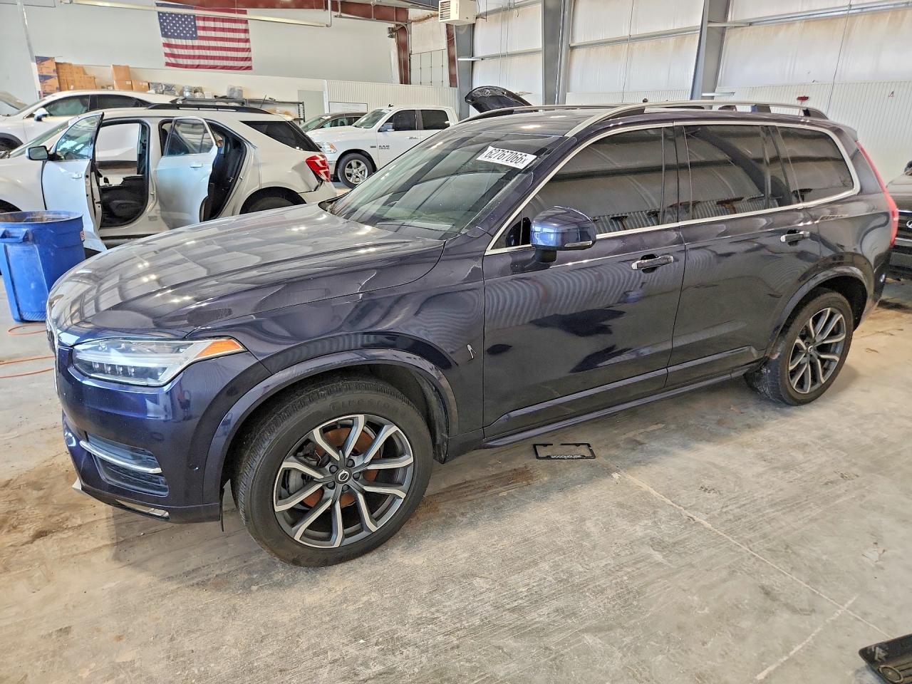 2017 VOLVO XC90 T6