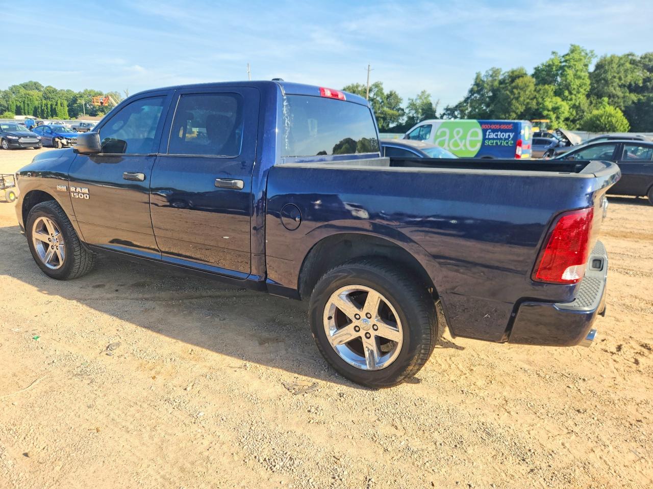 2015 RAM 1500 ST — снимка 2