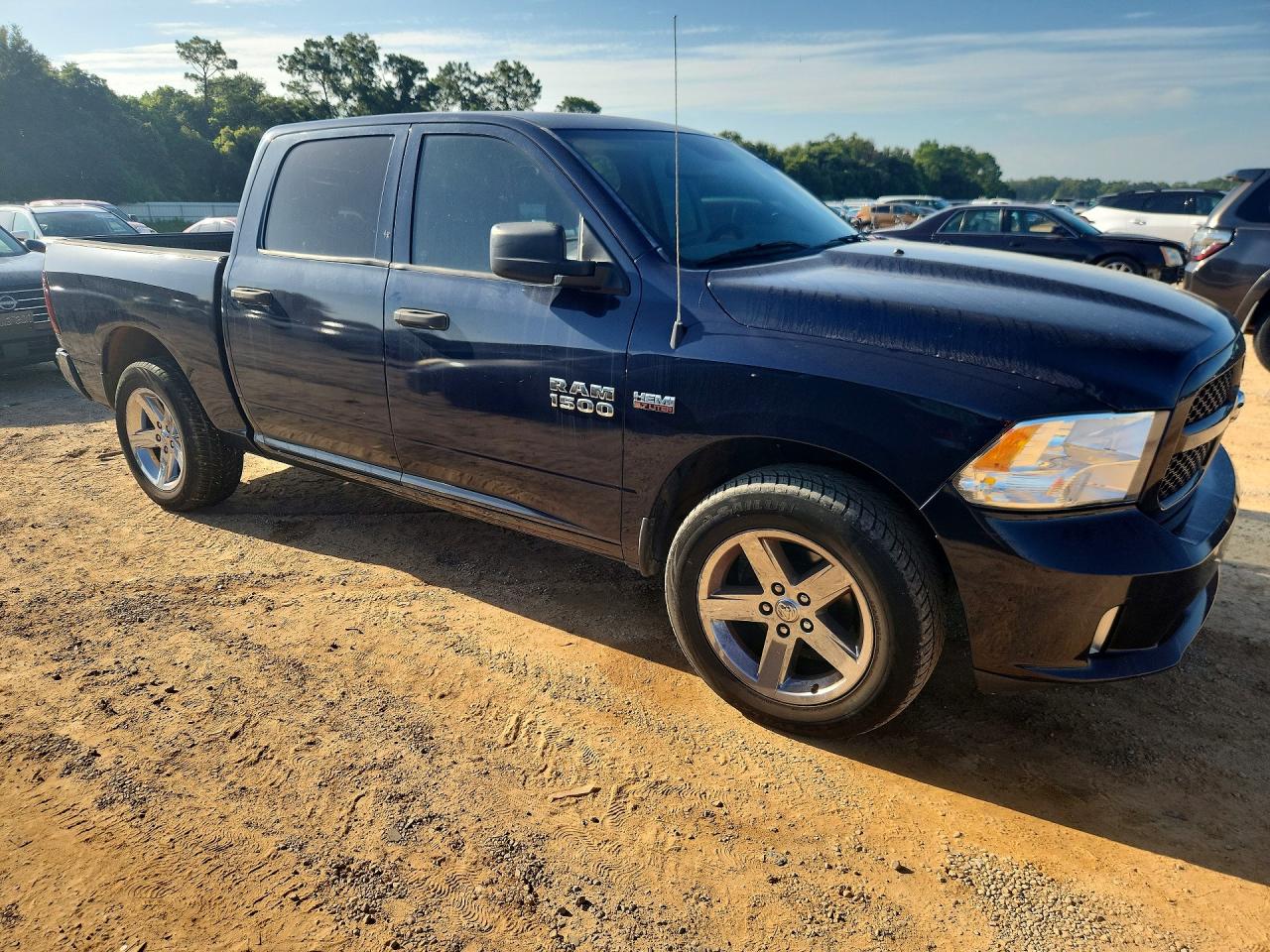2015 RAM 1500 ST — снимка 4