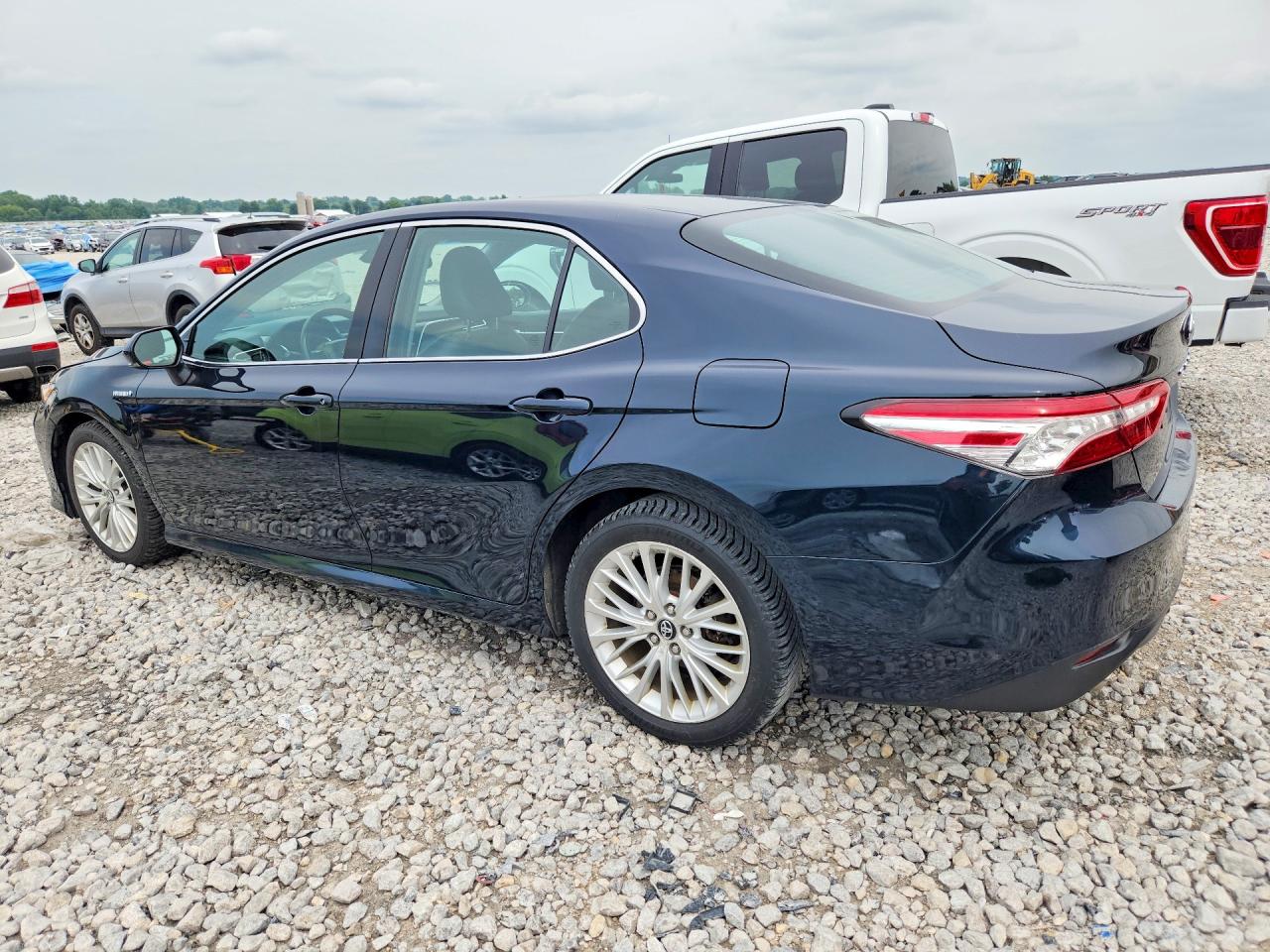 2018 TOYOTA CAMRY HYBRID XLE — снимка 2