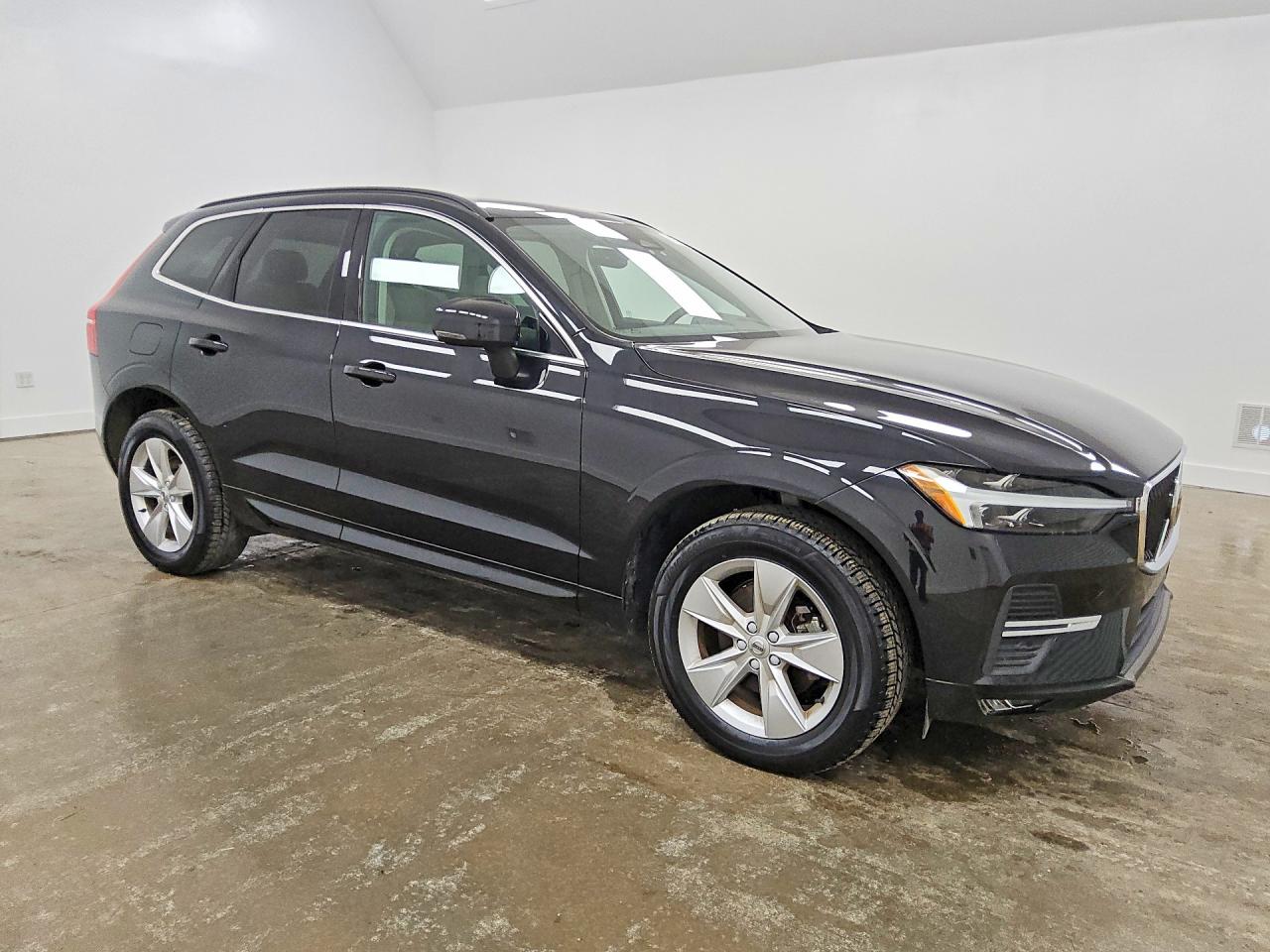 2022 VOLVO XC60 B5 MOMENTUM — снимка 4