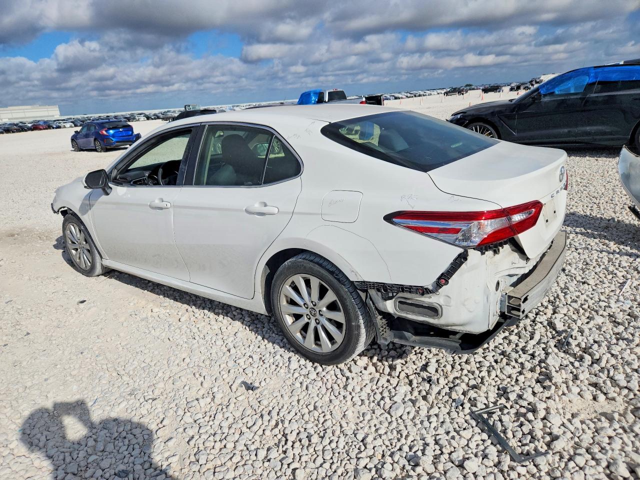 2018 TOYOTA CAMRY LE — снимка 2