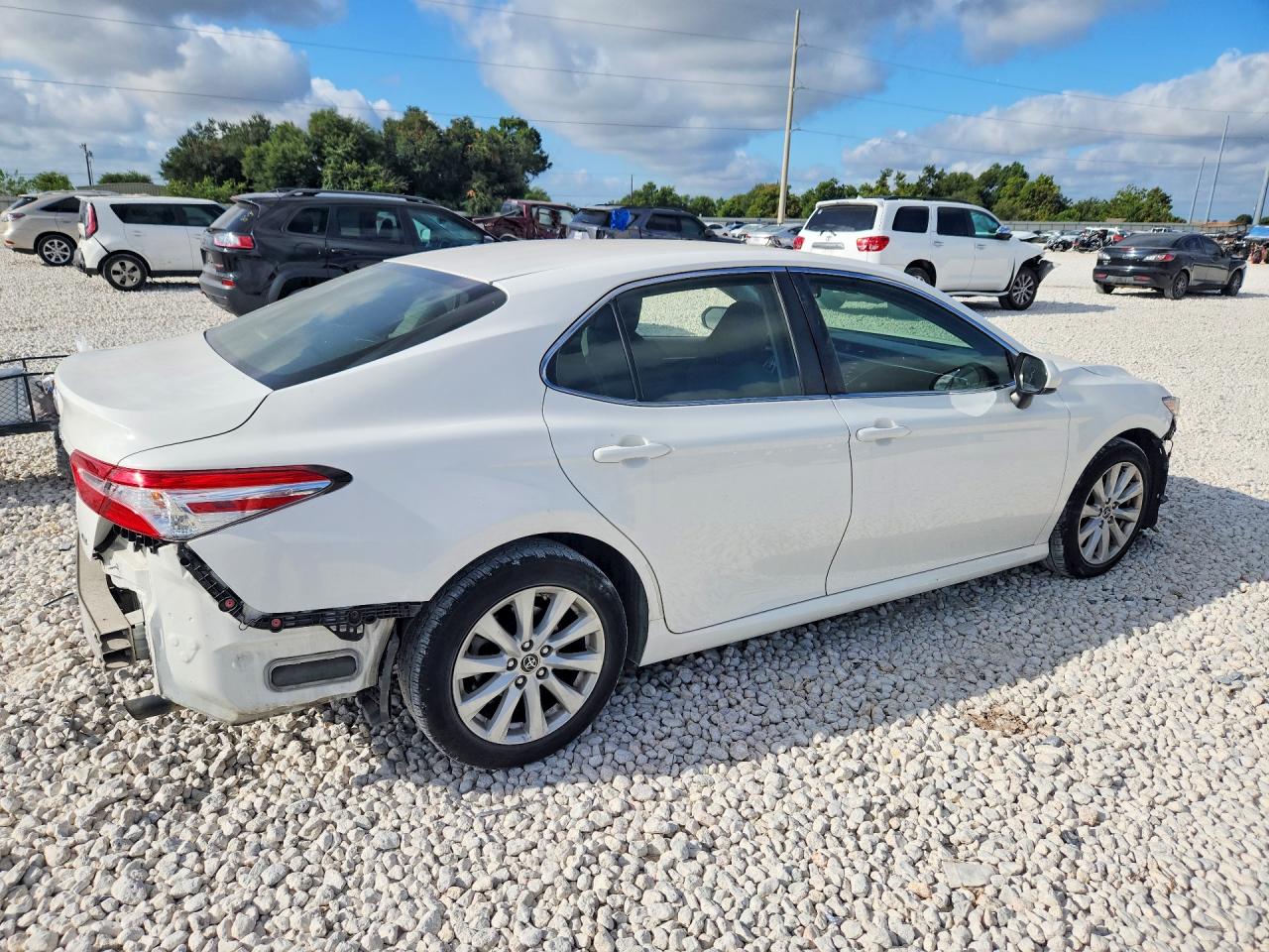 2018 TOYOTA CAMRY LE — снимка 3