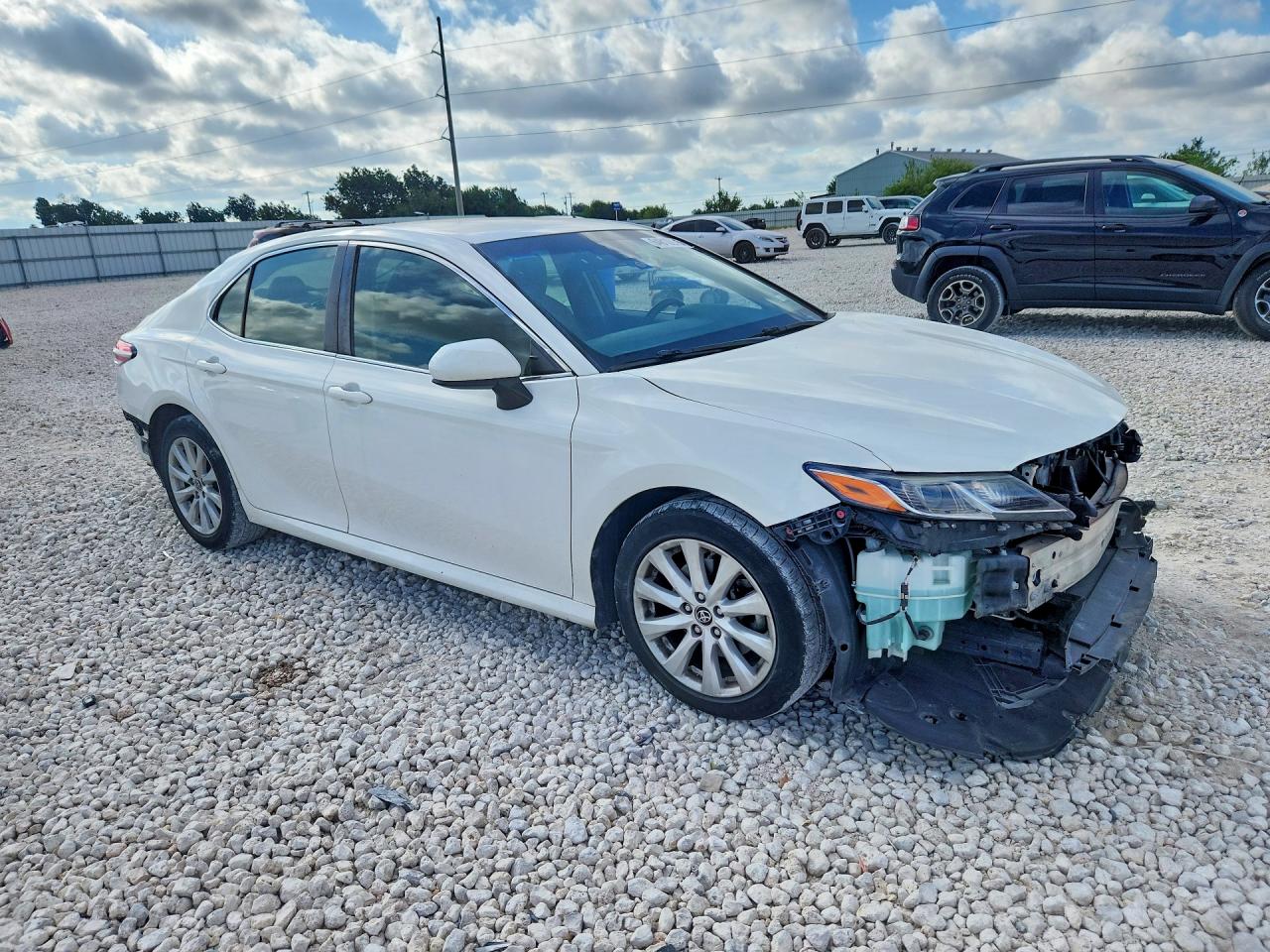 2018 TOYOTA CAMRY LE — снимка 4