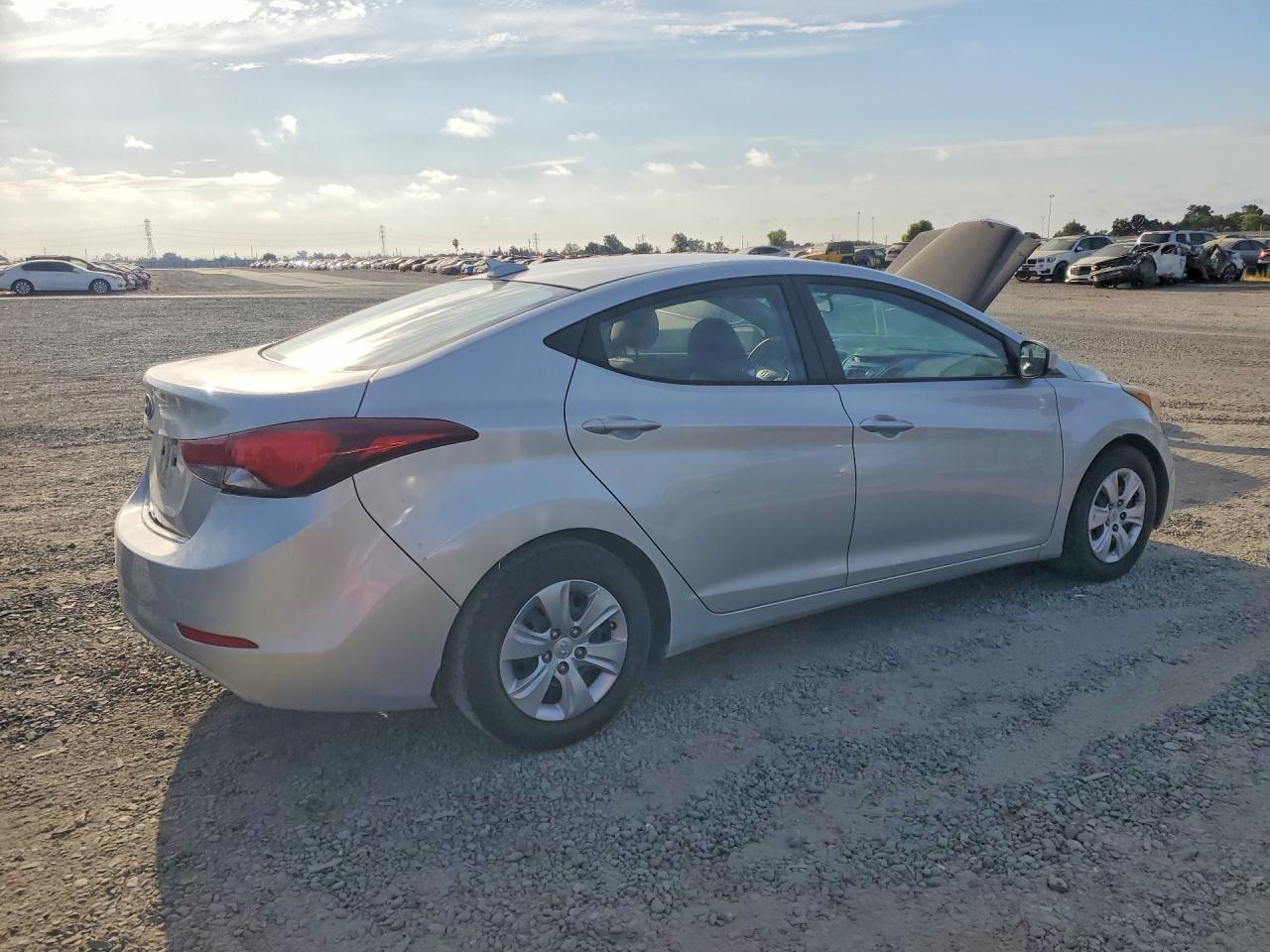 2016 HYUNDAI ELANTRA SE — снимка 3
