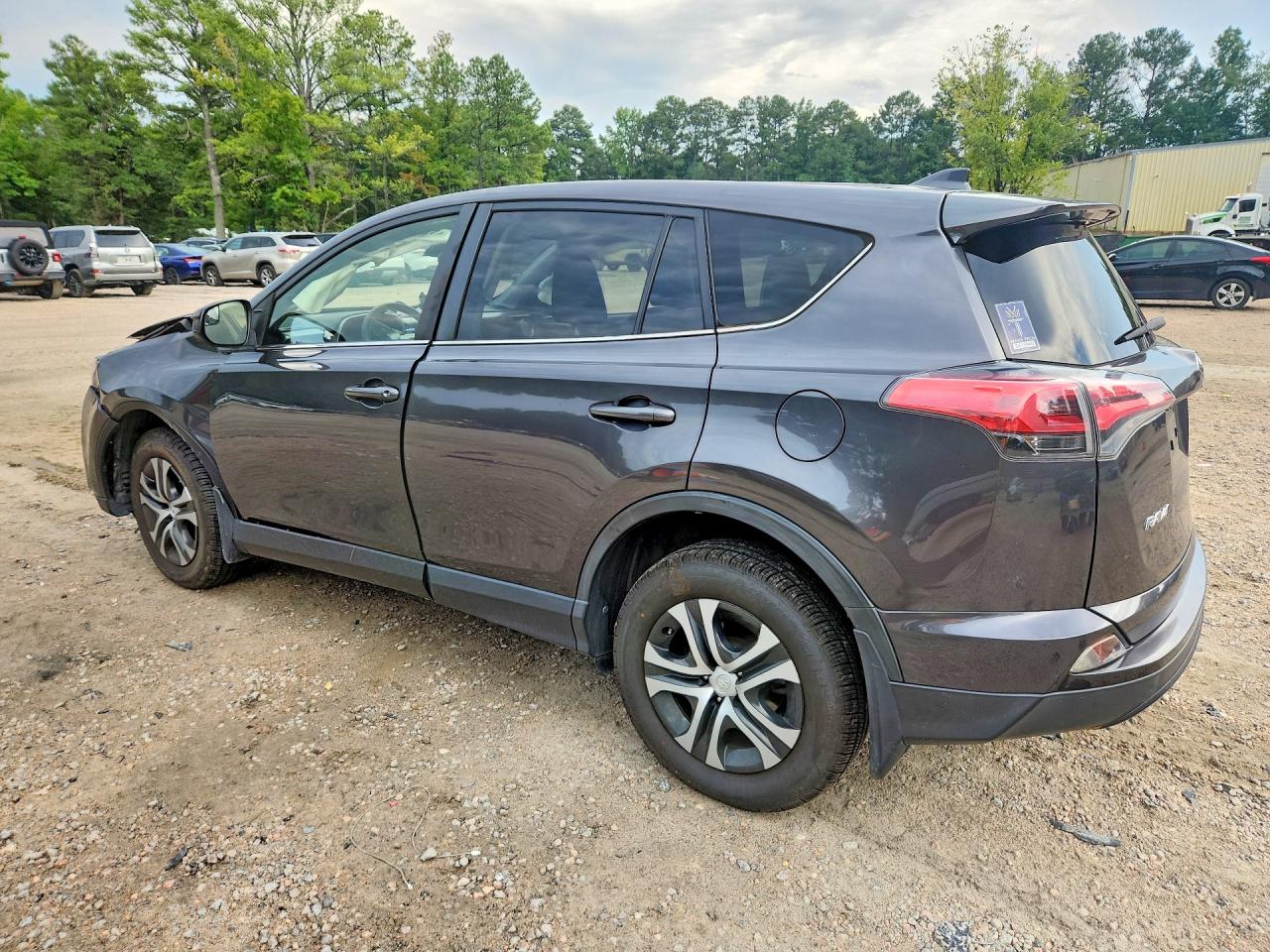 2018 TOYOTA RAV4 LE — снимка 2