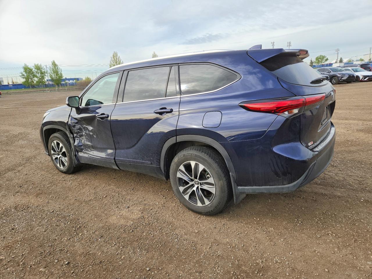 2021 TOYOTA HIGHLANDER XLE — снимка 2