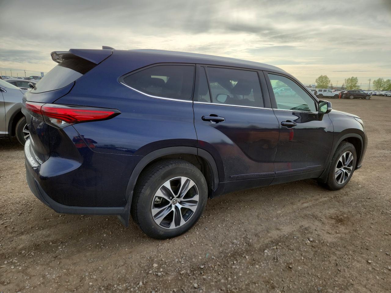 2021 TOYOTA HIGHLANDER XLE — снимка 3