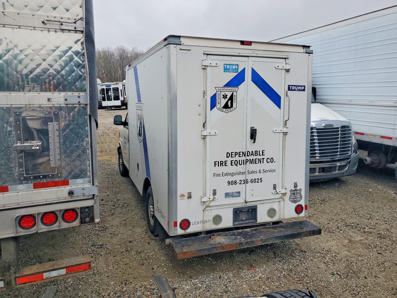 2015 CHEVROLET EXPRESS G3500 — снимка 2
