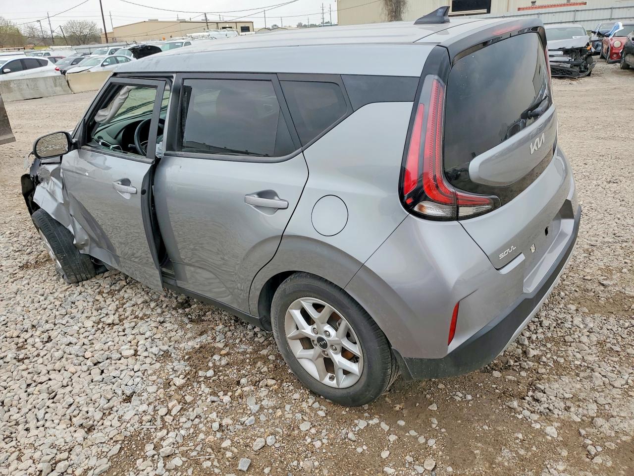 2023 KIA SOUL LX — снимка 2
