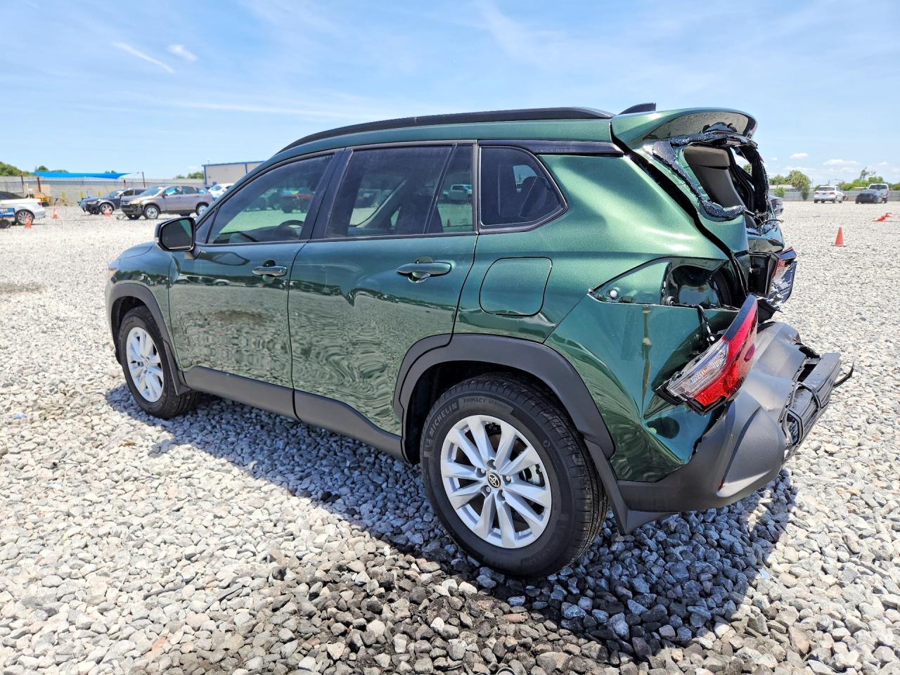 2026 TOYOTA COROLLA CROSS LE — снимка 2