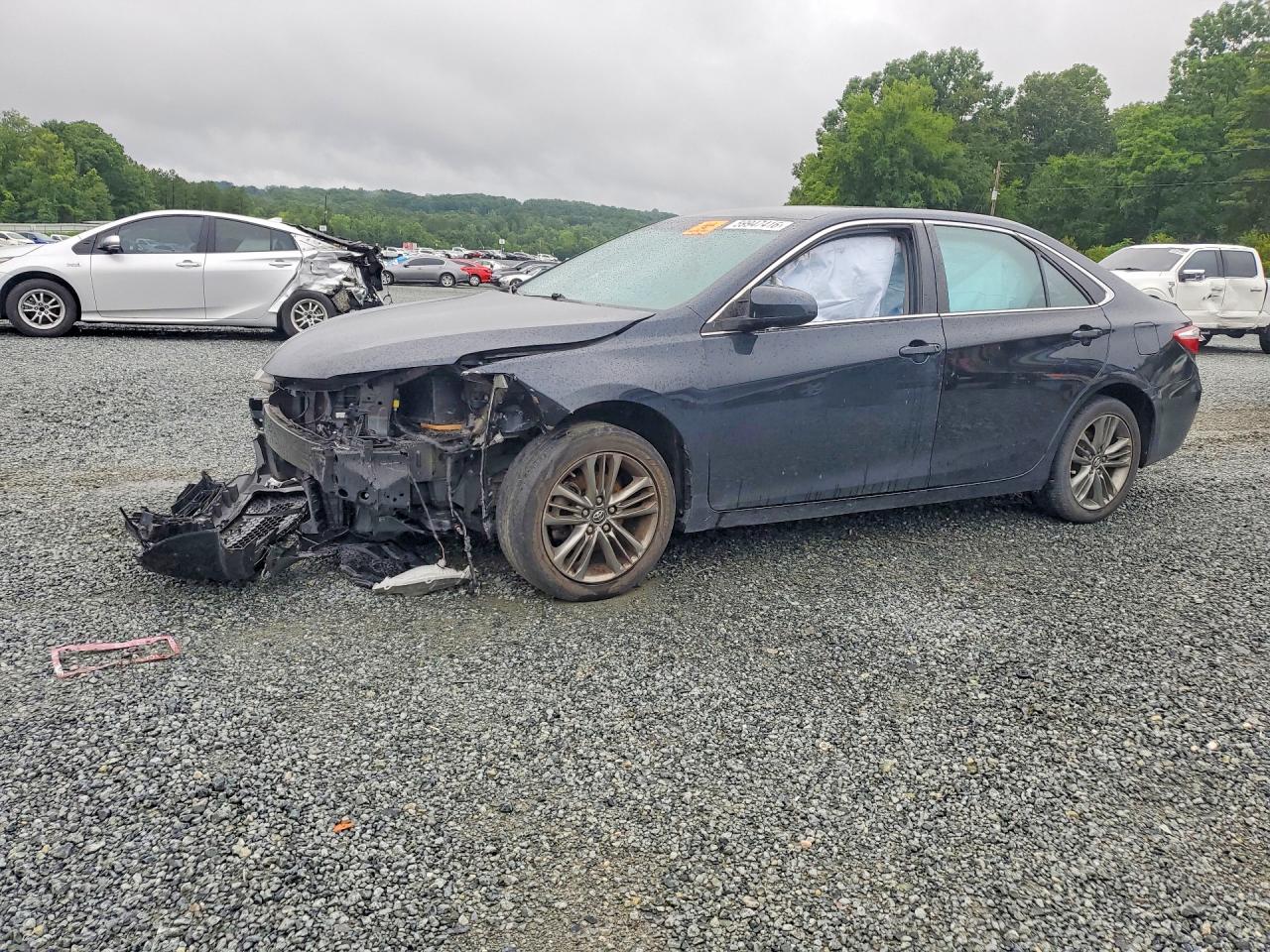 2017 TOYOTA CAMRY SE
