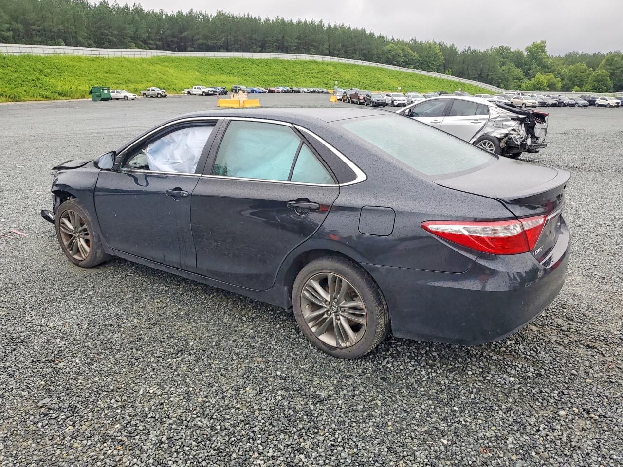 2017 TOYOTA CAMRY SE — снимка 2